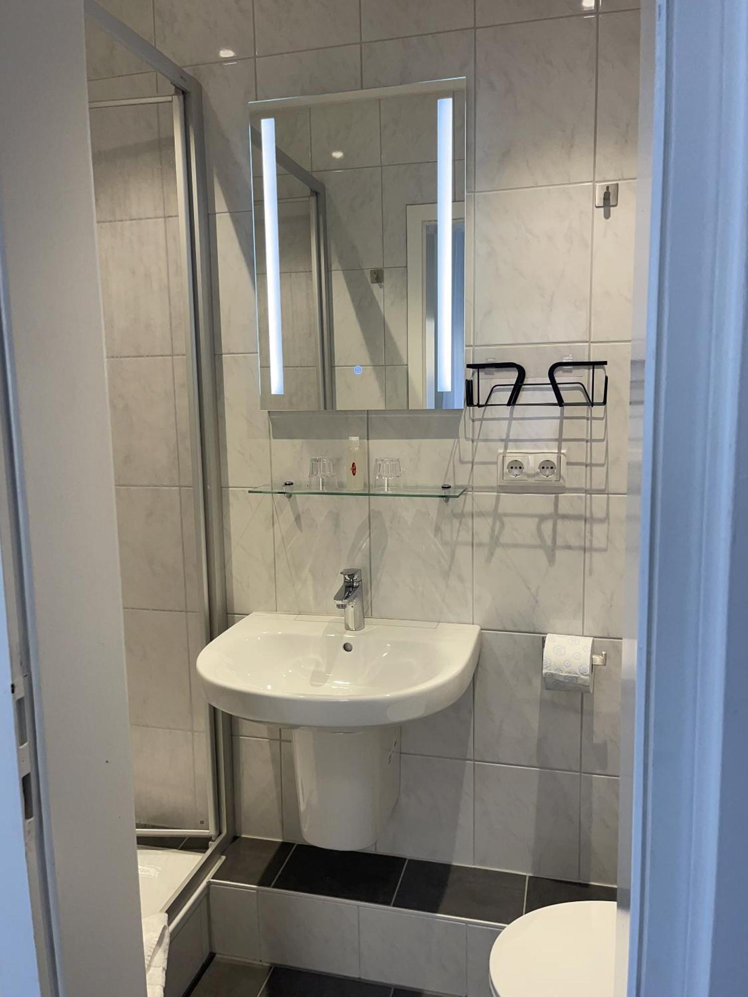 Hotel Koenig Humbert Erlangen Oda fotoğraf